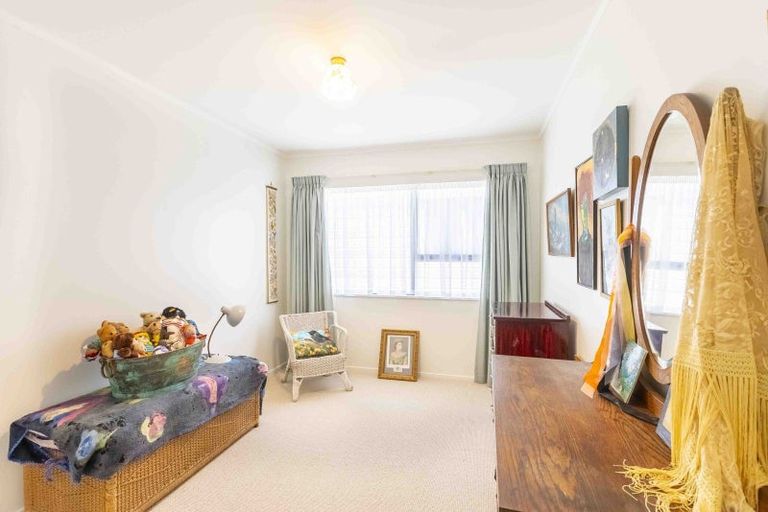 Photo of property in 3 The Avenue, Paraparaumu Beach, Paraparaumu, 5032