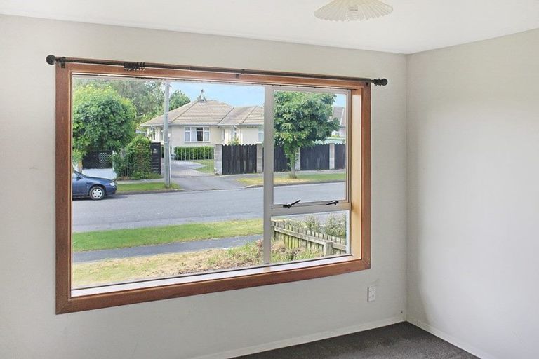 Photo of property in 65 Appleby Crescent, Burnside, Christchurch, 8053
