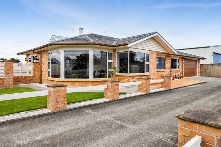 Photo of property in 11 Grey Street, Hawera, 4610