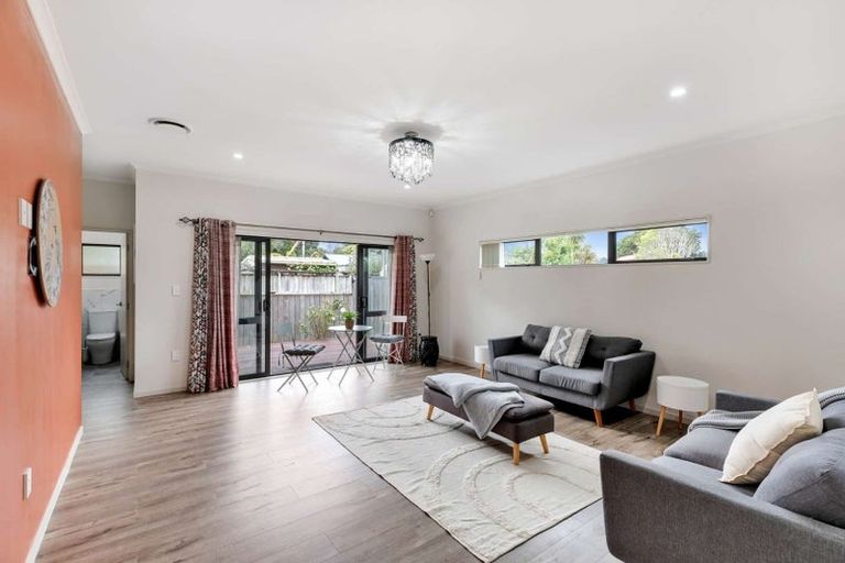 Photo of property in 7a Woodvale Road, Glen Eden, Auckland, 0602