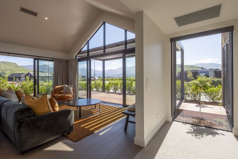 Photo of property in Kawarau Heights, 22 Kawarau Heights Boulevard, Lake Hayes, Queenstown, 9304