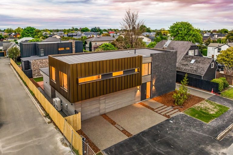 Photo of property in 17 Plynlimon Road, Fendalton, Christchurch, 8052
