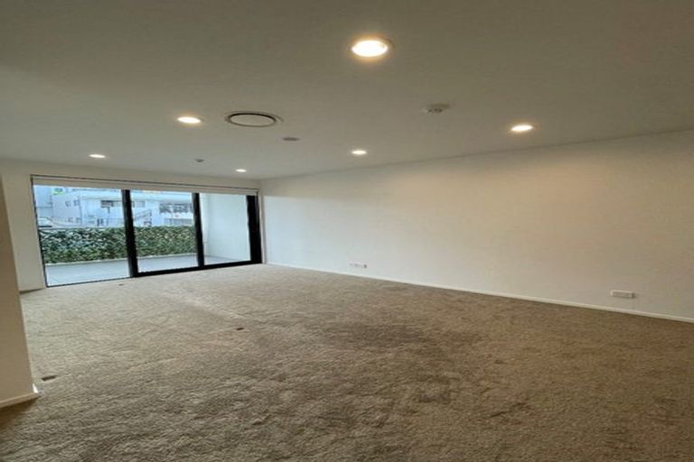 Photo of property in Apollo Apartments, 103/46 Rosedale Road, Rosedale, Auckland, 0632