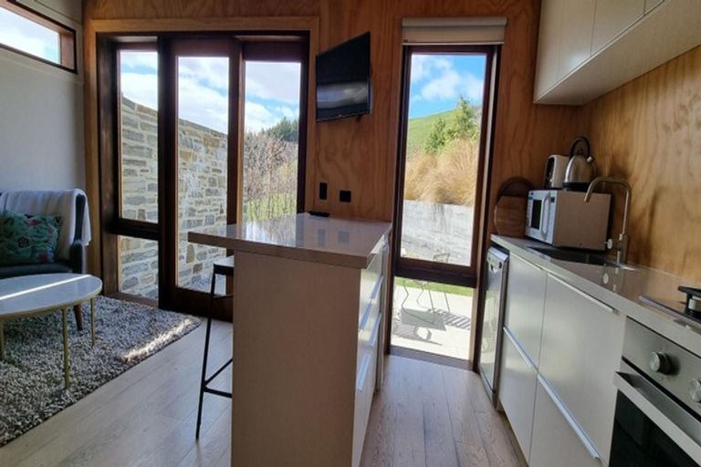 Photo of property in 43 Threepwood Road, Lake Hayes, Queenstown, 9371