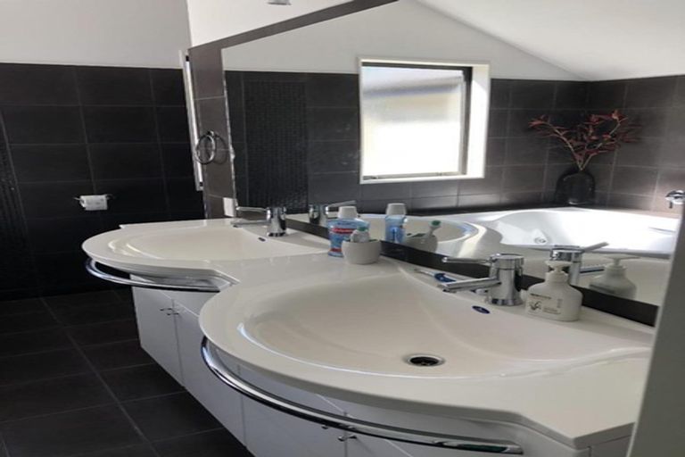 Photo of property in 10 Nautique Place, Waikawa, Picton, 7220