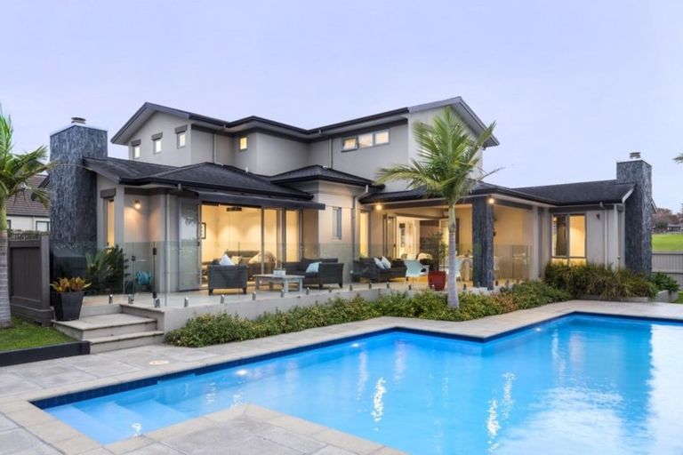 Photo of property in 43 Manor Park, Sunnyhills, Auckland, 2010