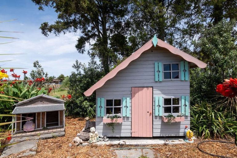 Photo of property in 104 Ferry Road, Clive, 4102