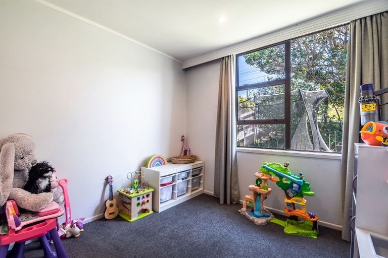 Photo of property in 10 Peter Terrace, Castor Bay, Auckland, 0620