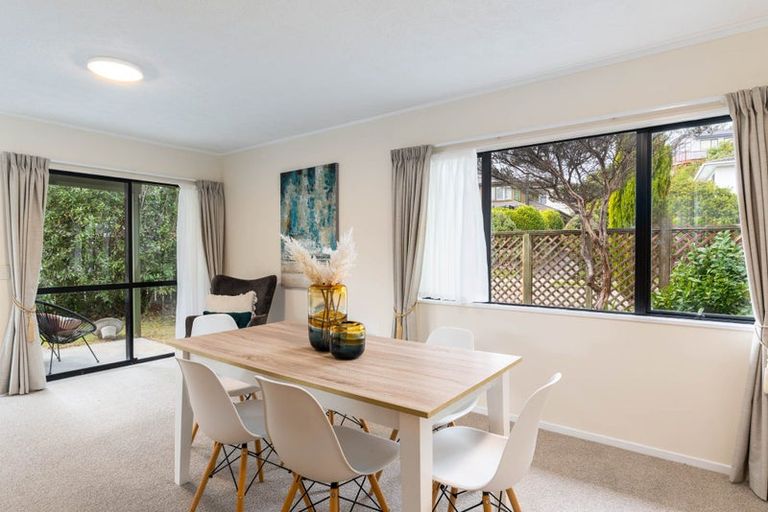 Photo of property in 6 Furlong Crescent, Churton Park, Wellington, 6037