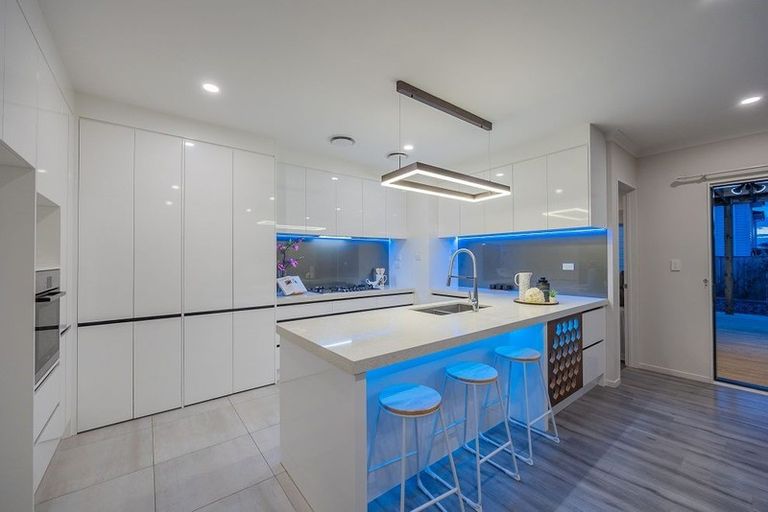 Photo of property in 10 Drumconnell Drive, Flat Bush, Auckland, 2019