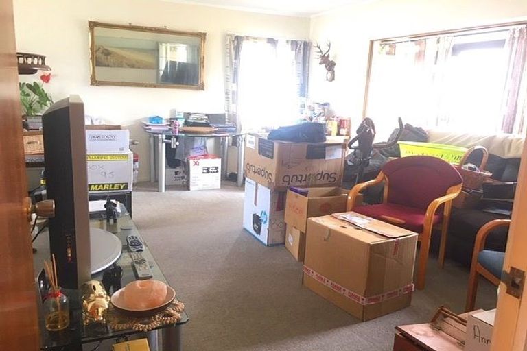 Photo of property in 1/6 Priestley Drive, Bucklands Beach, Auckland, 2014