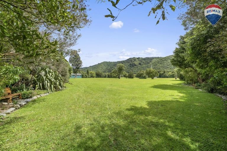 Photo of property in 18 Galveston Grove, Totara Park, Upper Hutt, 5018