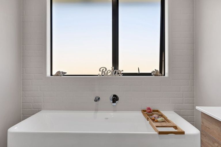 Photo of property in 10 Kararaina Close, Whalers Gate, New Plymouth, 4310