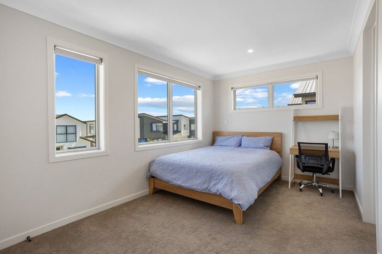 Photo of property in 11 Toanui Road, Hobsonville, Auckland, 0616