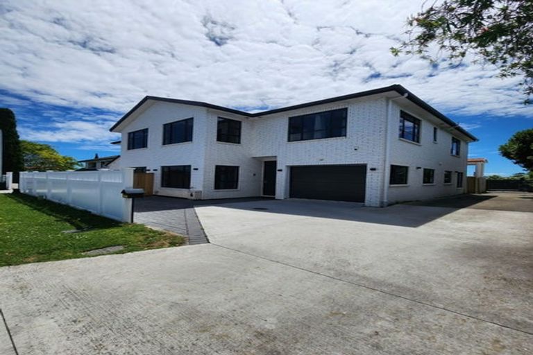 Photo of property in 128b Hutchinsons Road, Bucklands Beach, Auckland, 2014