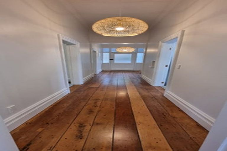 Photo of property in 131 Kelburn Parade, Kelburn, Wellington, 6012