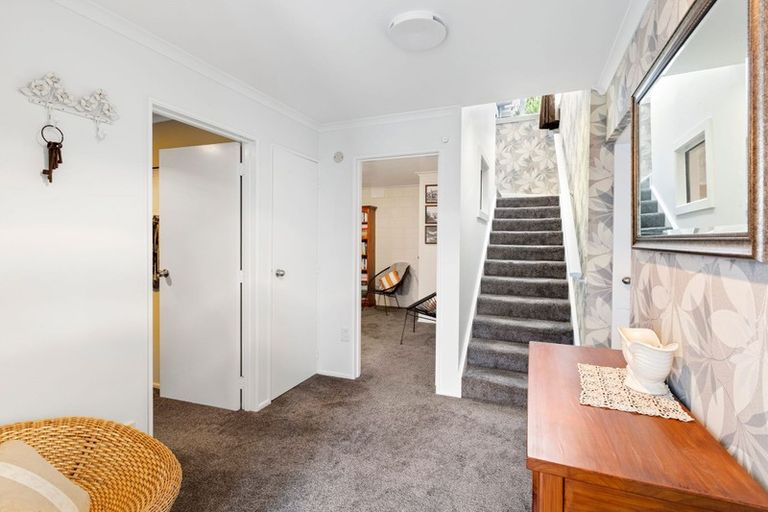 Photo of property in 18 South Road, Moturoa, New Plymouth, 4310