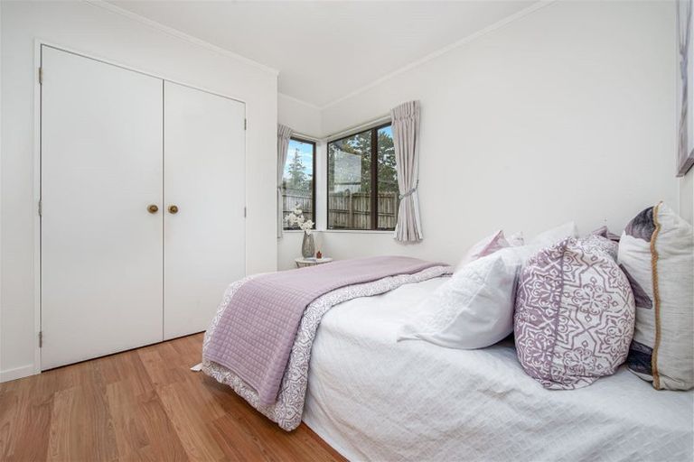 Photo of property in 64 Birdwood Road, Swanson, Auckland, 0612