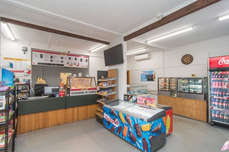 Photo of property in 32 Waimate Highway, Makikihi, Waimate, 7978