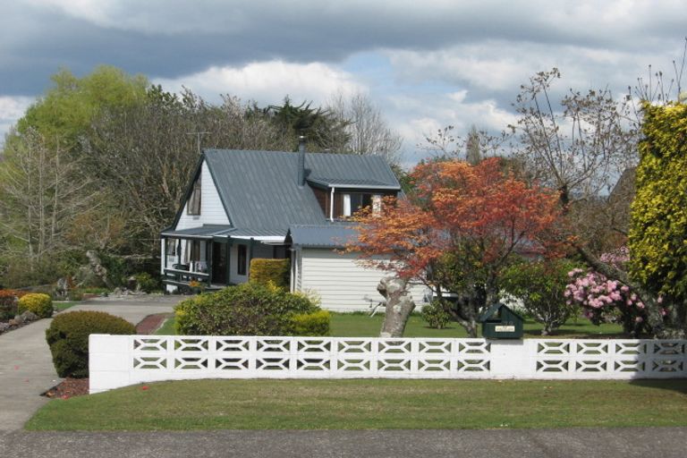 Photo of property in 72 Grand Vue Road, Kawaha Point, Rotorua, 3010