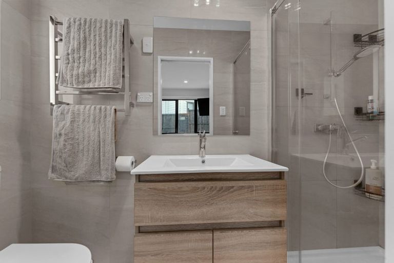 Photo of property in 2 Tidal View Road, Karaka, Papakura, 2113