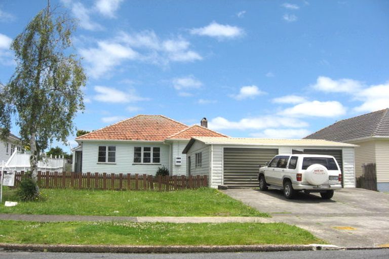 Photo of property in 12 Russell Avenue, Pukekohe, 2120