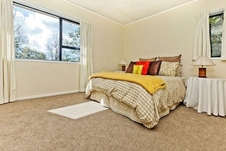 Photo of property in 1/56 Oaktree Avenue, Browns Bay, Auckland, 0630