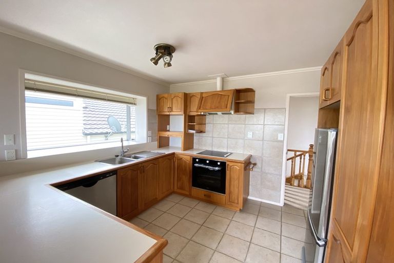 Photo of property in 23 Jellicoe Road, Murrays Bay, Auckland, 0630