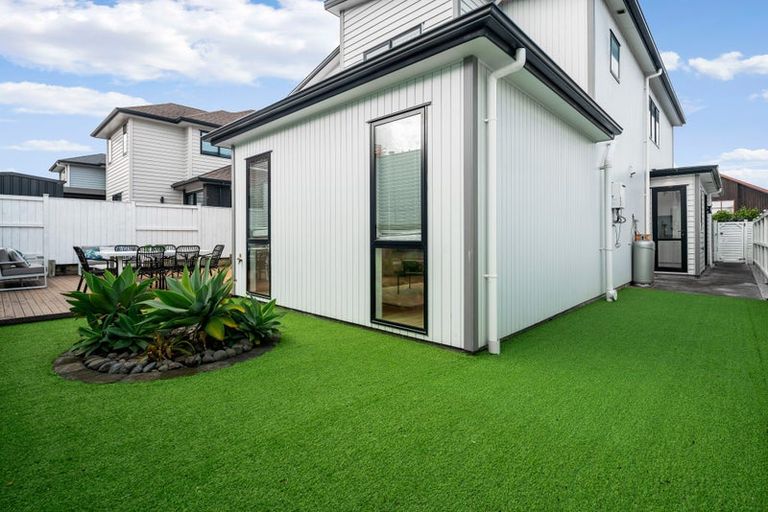 Photo of property in 8 Thomas Rielly Avenue, Hobsonville, Auckland, 0616