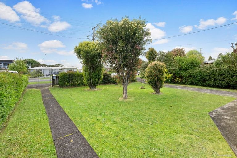 Photo of property in 104 Taikata Road, Te Atatu Peninsula, Auckland, 0610