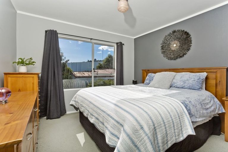 Photo of property in 1/11 Kahika Road, Birkdale, Auckland, 0626