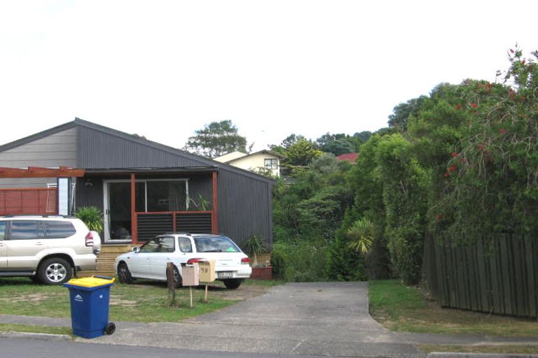 Photo of property in 2/9 Scarlock Avenue, Browns Bay, Auckland, 0630