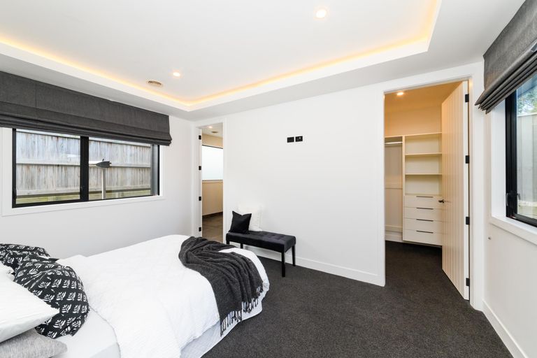 Photo of property in 2 Waimarama Court, Roslyn, Palmerston North, 4414