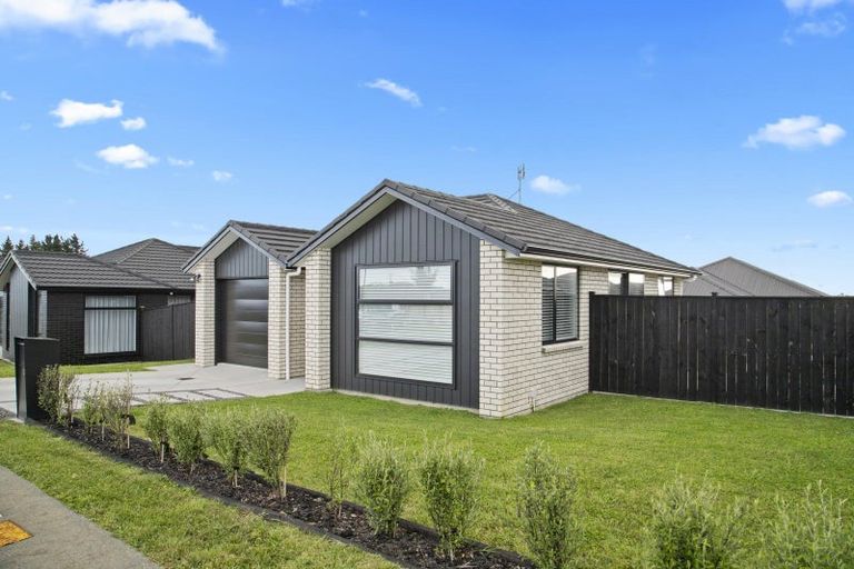 Photo of property in 13 Tabernacle Street, Karaka, 2124