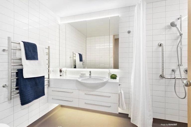 Photo of property in 1/328 Oriental Parade, Oriental Bay, Wellington, 6011