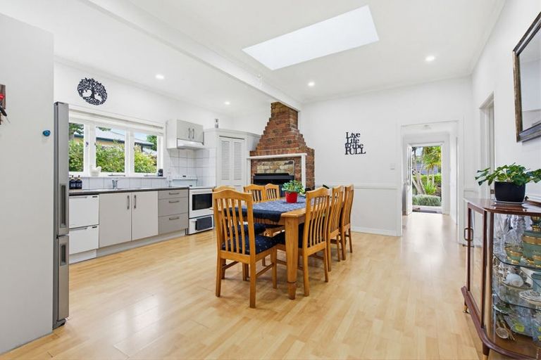 Photo of property in 6 Hull Road, Waiuku, 2123