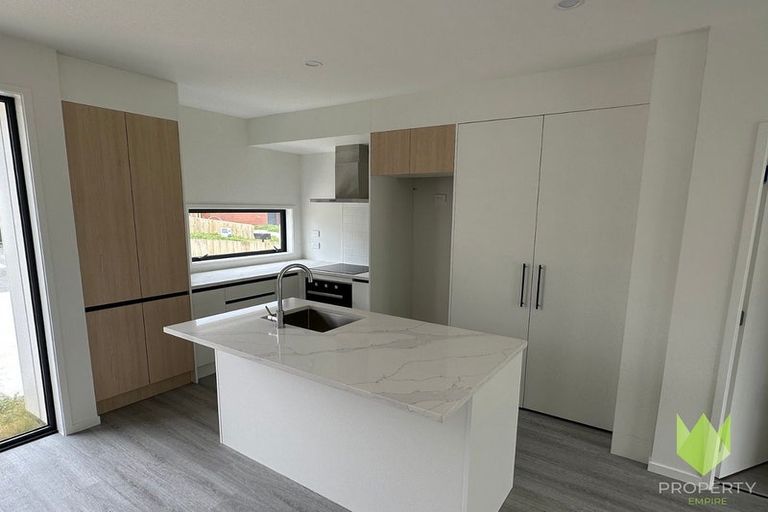 Photo of property in 9 Clay Works Lane, New Lynn, 0600