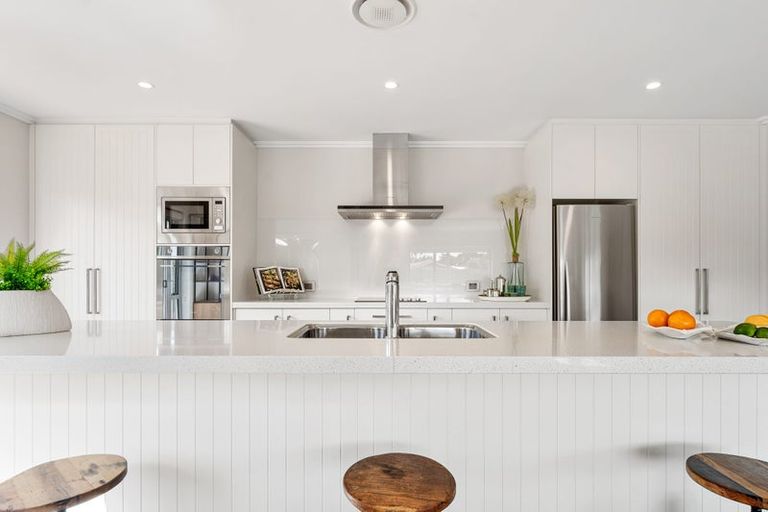 Photo of property in 7 Laurie Street, Red Beach, 0932