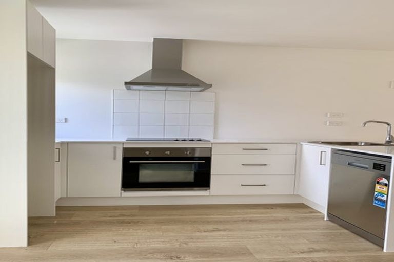 Photo of property in 7/6 South Pacific Place, Henderson, Auckland, 0612