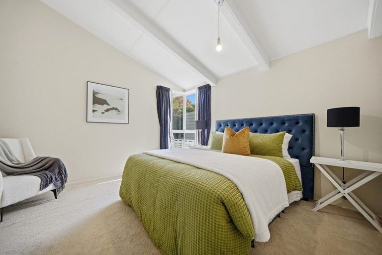 Photo of property in 15 Nor'east Drive, Northcross, Auckland, 0632