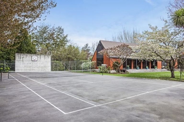 Photo of property in 131 Paparoa Street, Papanui, Christchurch, 8053