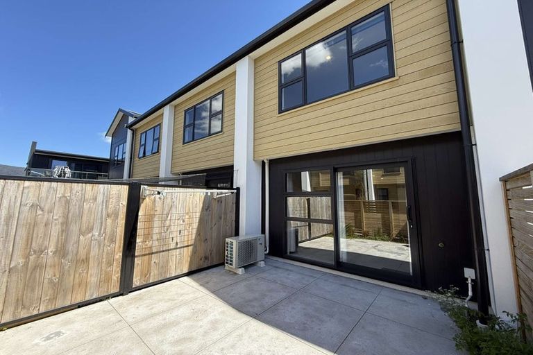 Photo of property in 8 Te Ara O Papatahi, Wainuiomata, Lower Hutt, 5014