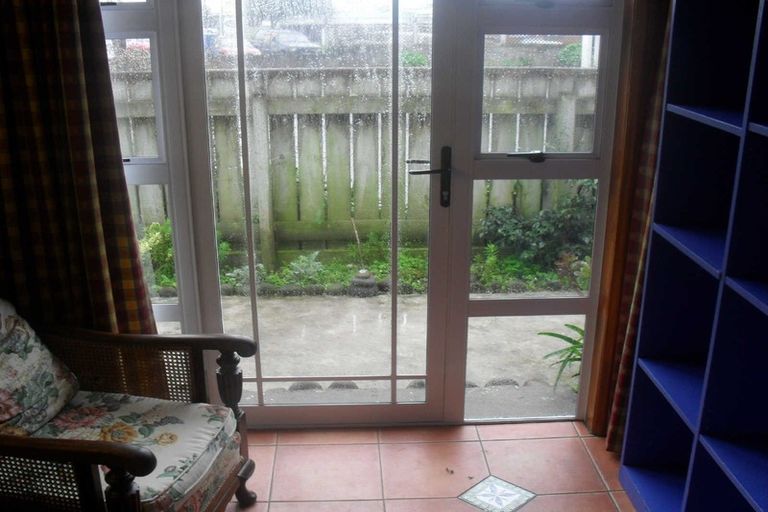 Photo of property in 11 Lawry Street, Moturoa, New Plymouth, 4310