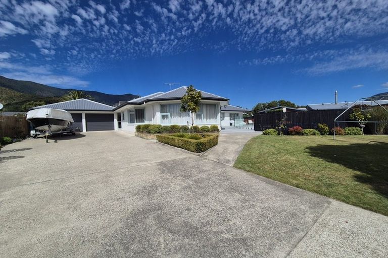 Photo of property in 4 Mara Place, Waikawa, Picton, 7220