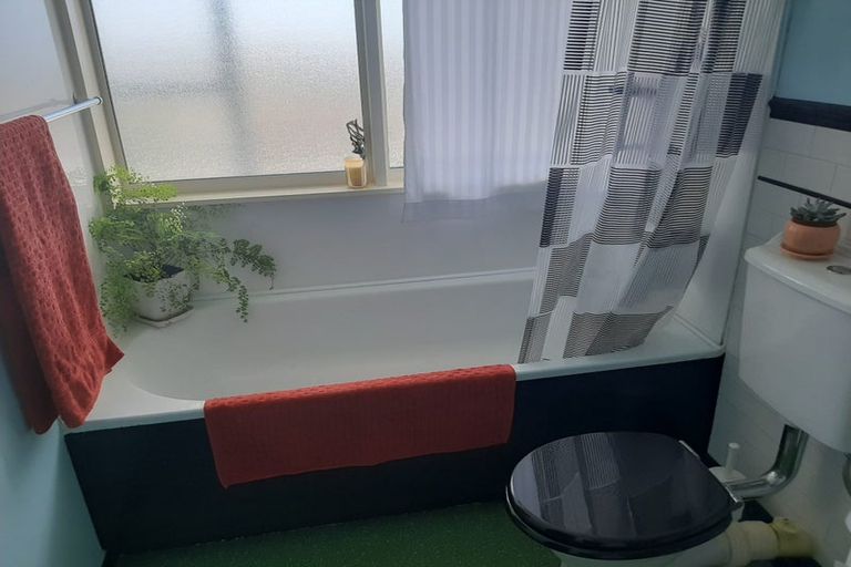 Photo of property in 23uc6 Rangitane Street, Maupuia, Wellington, 6022