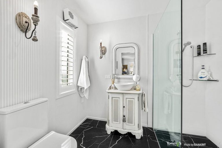 Photo of property in 52a Cologne Street, Martinborough, 5711