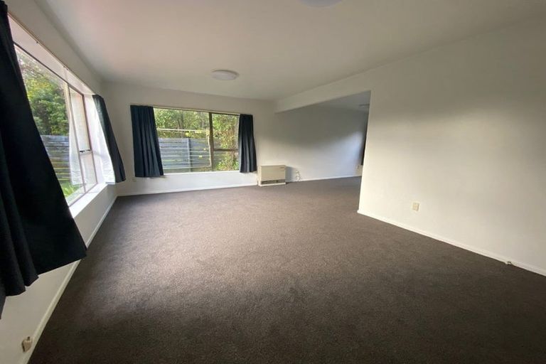 Photo of property in 64 Churton Drive, Churton Park, Wellington, 6037