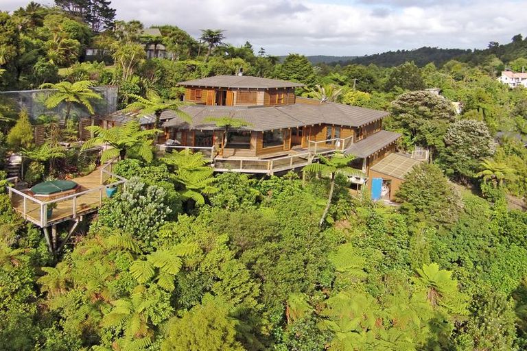 Photo of property in 491 Scenic Drive, Waiatarua, Auckland, 0612