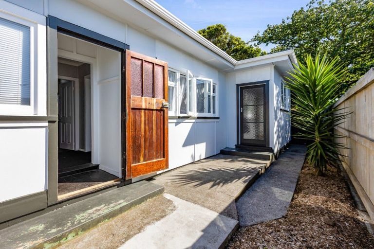 Photo of property in 59 Camberwell Road, Hawera, 4610