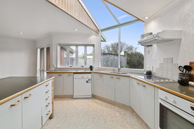 Photo of property in 32 Easton Way, Levin, 5510